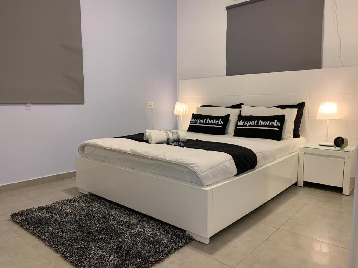 דירת 5 חדרים מול הים Apartment Bat Yam Exterior photo