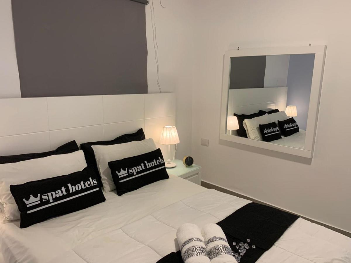 דירת 5 חדרים מול הים Apartment Bat Yam Exterior photo