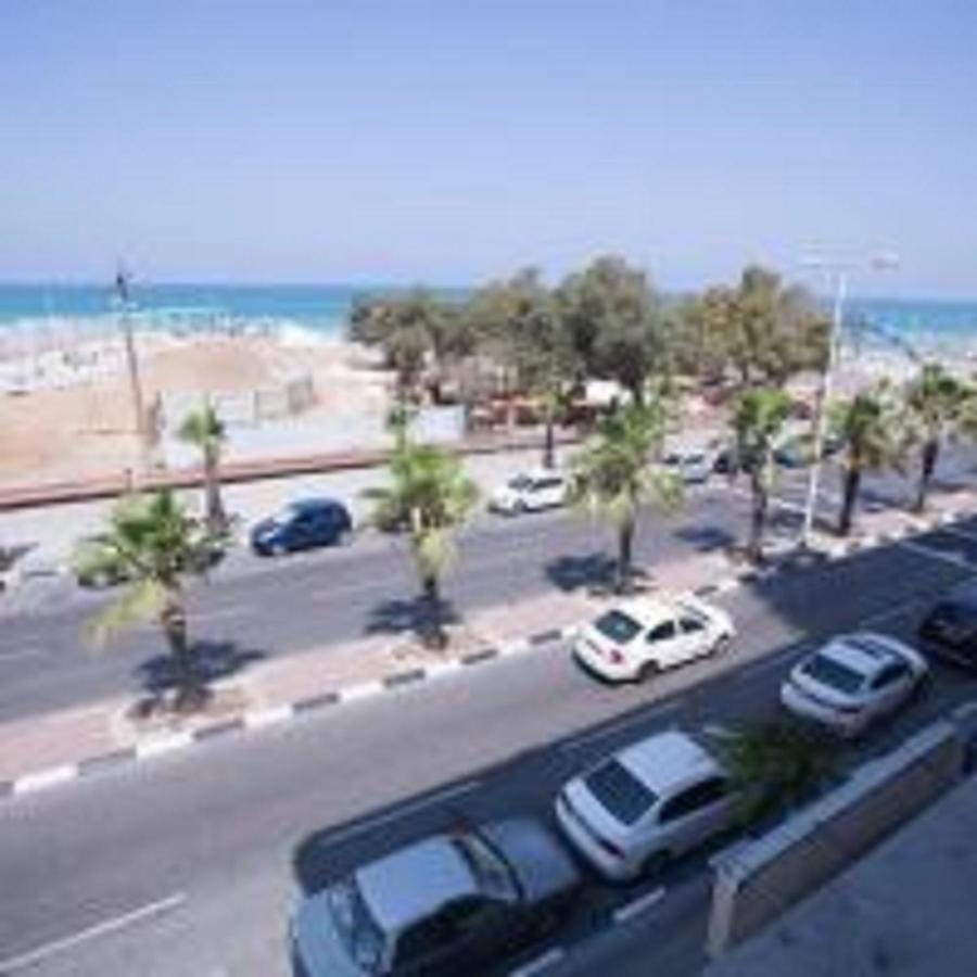 דירת 5 חדרים מול הים Apartment Bat Yam Exterior photo